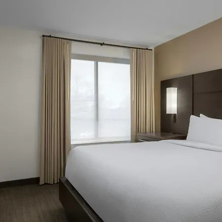 By Marriott Northlake Hotel Charlotte