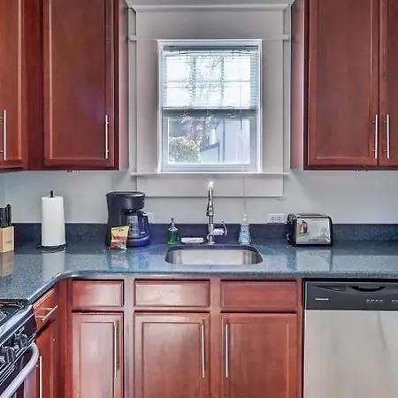 Chic Comfortable 2br With Porch Near Dilworth * Charlotte