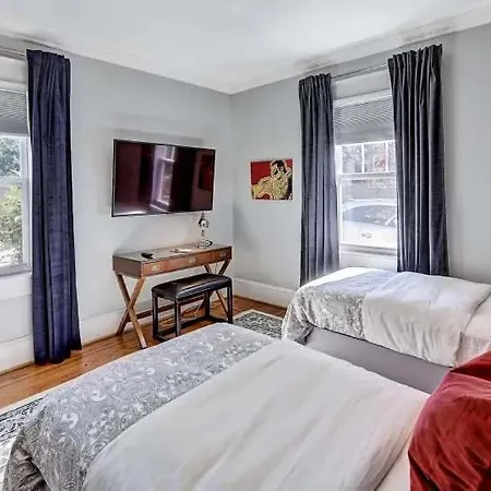Chic Comfortable 2br With Porch Near Dilworth Charlotte