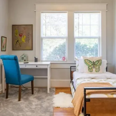 Lovely 2br Near Uptown *
