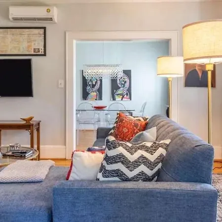 Lovely 2br Near Uptown