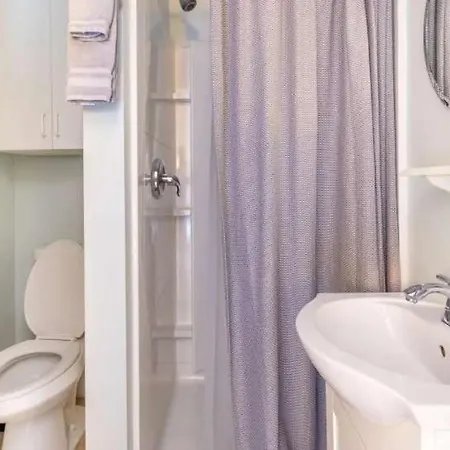 Lovely 2br Near Uptown Charlotte