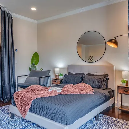 Holiday home 3br Townhouse King Bed 2441 Sq Ft Uptown Clt *