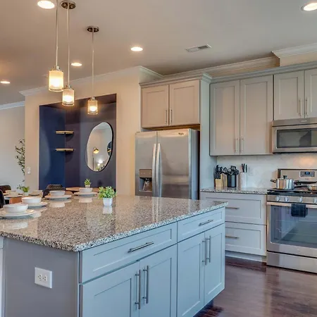 Holiday home 3br Townhouse King Bed 2441 Sq Ft Uptown Clt *