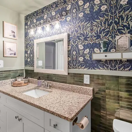 3br Pga Garden Oasis - Near Quail Hollow And Light Rail