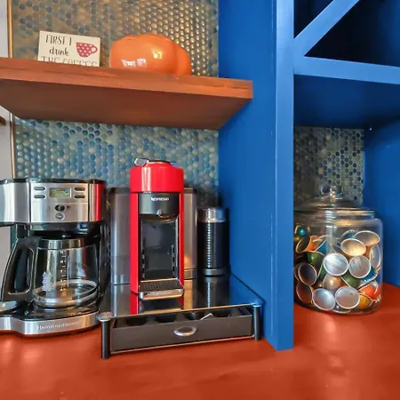 Holiday home 3br Townhome | 5 Min To Uptown, Boa, & Atrium *