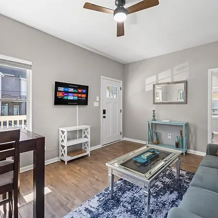2br With Fenced Backyard, Minutes To Uptown Charlotte