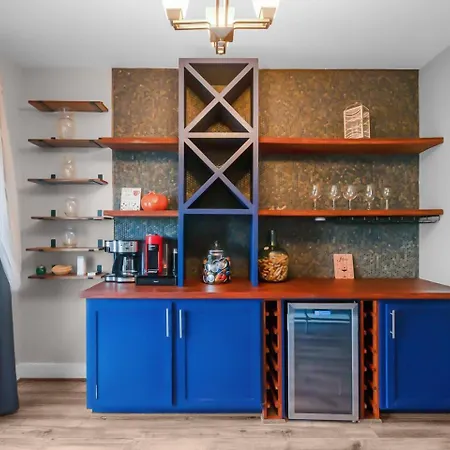 Holiday home 3br Townhome | 5 Min To Uptown, Boa, & Atrium Charlotte