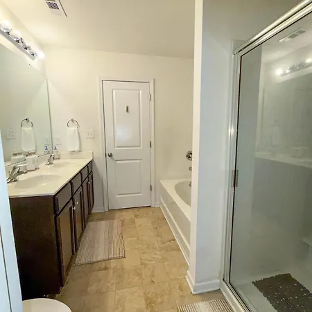 Holiday home Modern 4 Bedroom Near Uptown Charlotte