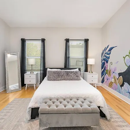 Uptown Panthers Den 2 Holiday home