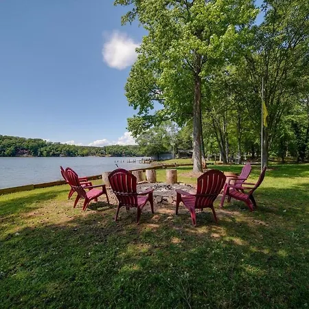 Castaway Cove 5 Bed Retreat Fire Pit Hot Tub! Holiday home *