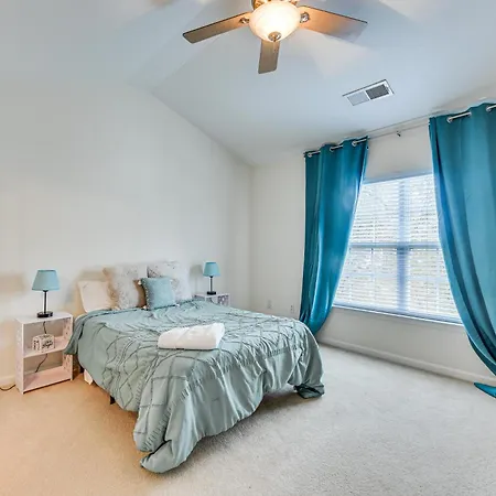 Dog-friendly Townhome W/ Patio In Area! Holiday home