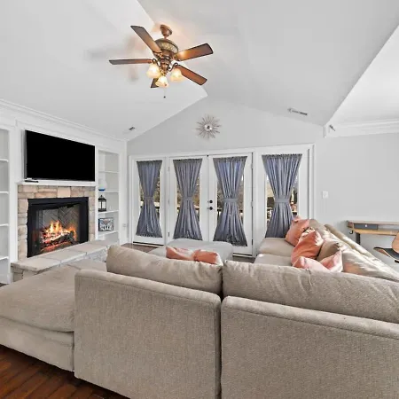 Rest And Rally Retreat 5br * Charlotte