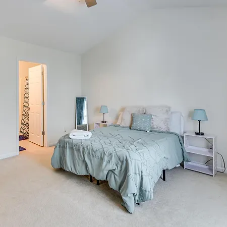 Dog-friendly Townhome W/ Patio In Area! Holiday home *
