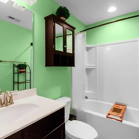 Holiday home 3br Townhome | 5 Min To Uptown, Boa, & Atrium Charlotte