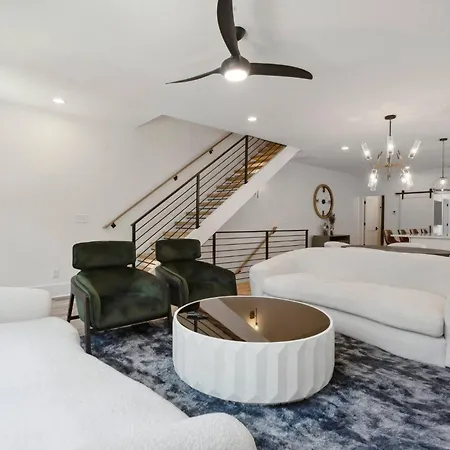 Luxury Build - King Beds - Minutes To Uptown Holiday home Charlotte