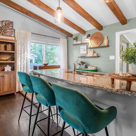 3br Pga Garden Oasis - Near Quail Hollow And Light Rail