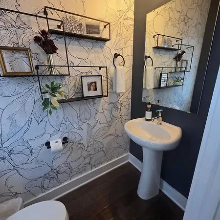 Qc Rooftop Retreat | Rooftop | Garage | Dog Park Charlotte