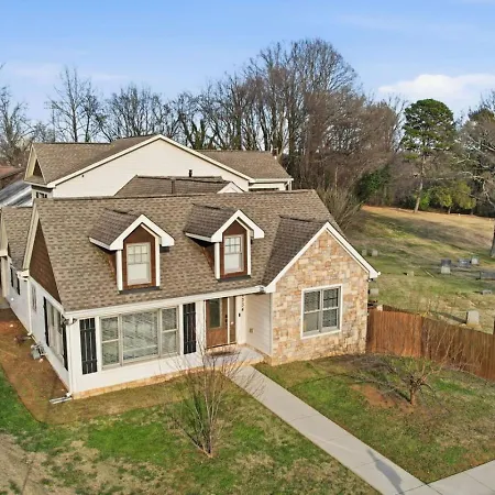 Rest And Rally Retreat 5br Holiday home Charlotte