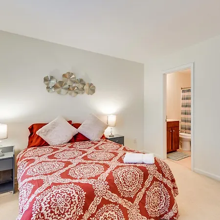 Dog-friendly Townhome W/ Patio In Area! Holiday home