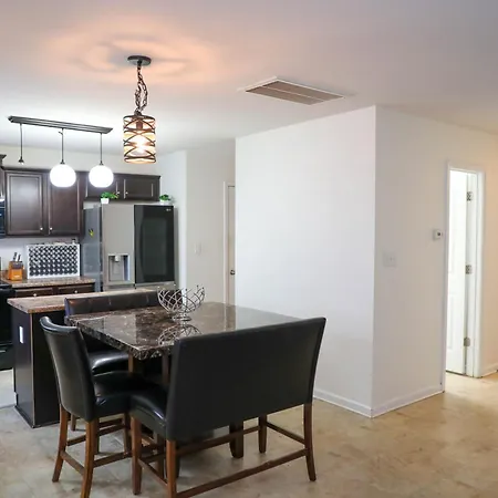 Holiday home Modern 4 Bedroom Near Uptown Charlotte