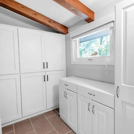 Holiday home 3br Pga Garden Oasis - Near Quail Hollow And Light Rail