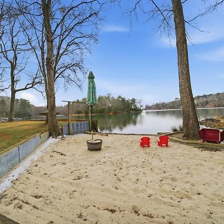 Castaway Cove 5 Bed Retreat Fire Pit Hot Tub! Holiday home