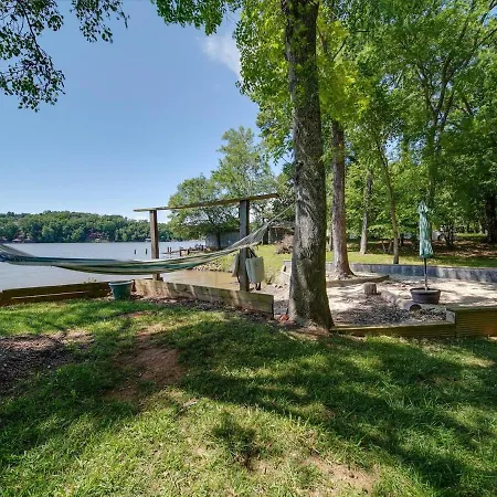 Castaway Cove 5 Bed Retreat Fire Pit Hot Tub!
