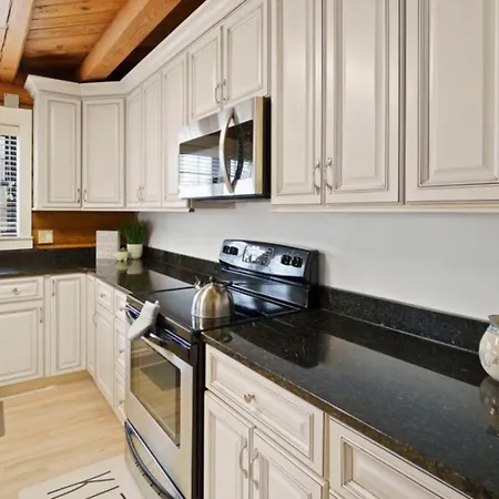 Holiday home Renovated 5br/3ba W/ Rec *