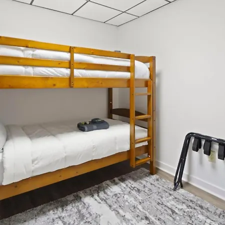 Renovated 5br/3ba W/ Rec *