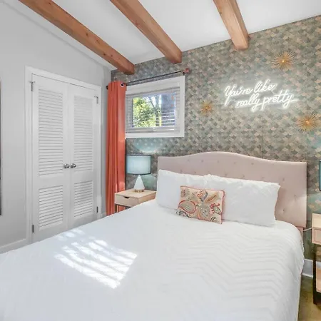 3br Pga Garden Oasis - Near Quail Hollow And Light Rail Holiday home