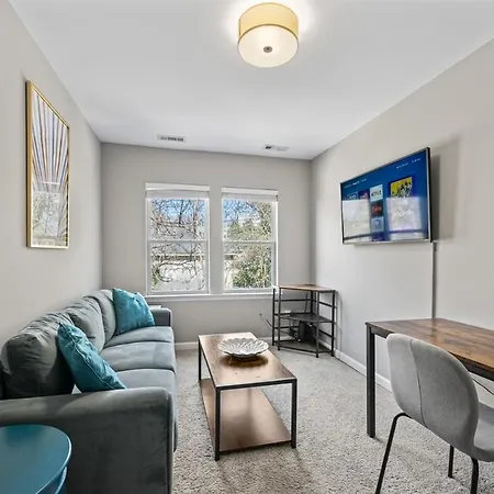 2br With Fenced Backyard, Minutes To Uptown * Charlotte
