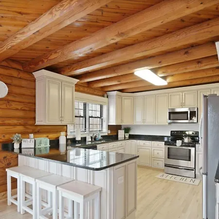 Renovated 5br/3ba W/ Rec Charlotte