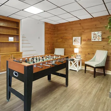 Renovated 5br/3ba W/ Rec Holiday home *