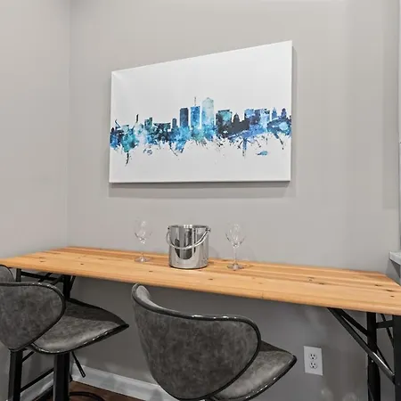 Holiday home 2br With Fenced Backyard, Minutes To Uptown Charlotte