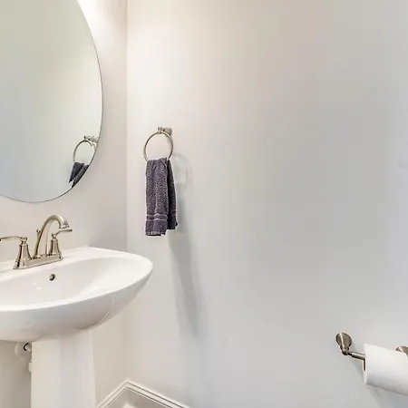 4br Townhouse King Bed Garage Northlake * Charlotte