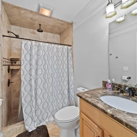 Rest And Rally Retreat 5br Charlotte