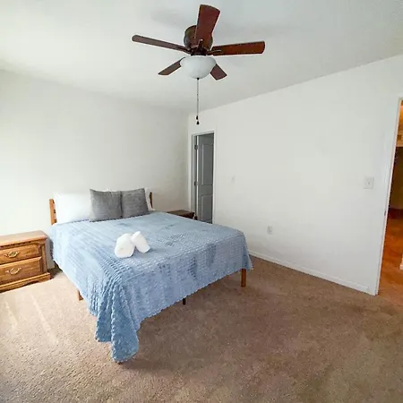 Modern 4 Bedroom Near Uptown * Charlotte