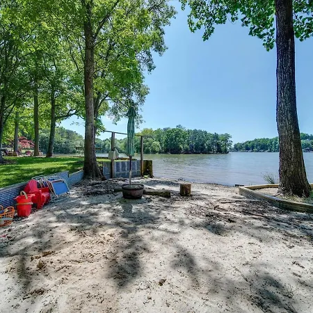 Holiday home Castaway Cove 5 Bed Retreat Fire Pit Hot Tub!