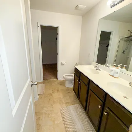 Modern 4 Bedroom Near Uptown * Charlotte