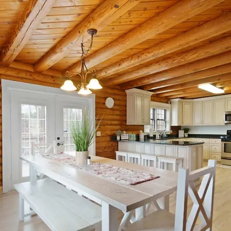 Holiday home Renovated 5br/3ba W/ Rec Charlotte