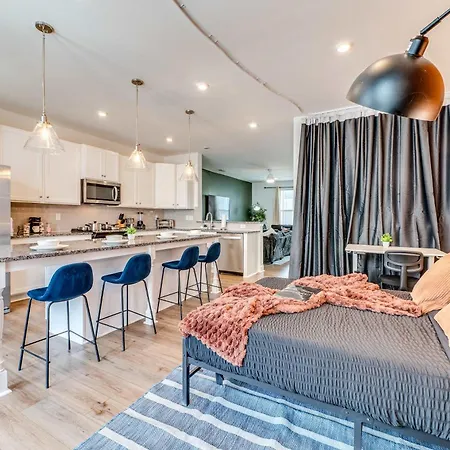 Holiday home 4br Townhouse King Bed Garage Northlake *
