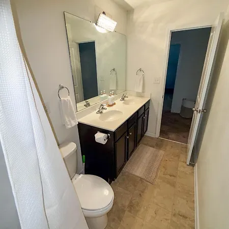 Modern 4 Bedroom Near Uptown Holiday home Charlotte