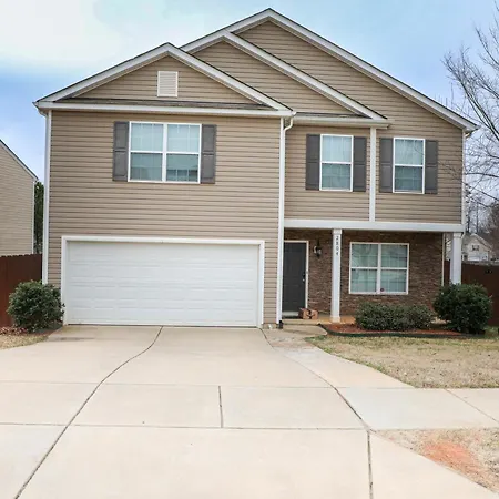 Modern 4 Bedroom Near Uptown * Charlotte