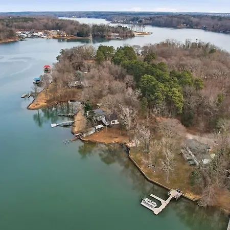 Castaway Cove 5 Bed Retreat Fire Pit Hot Tub! *