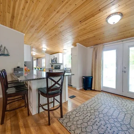 Holiday home Castaway Cove 5 Bed Retreat Fire Pit Hot Tub! *