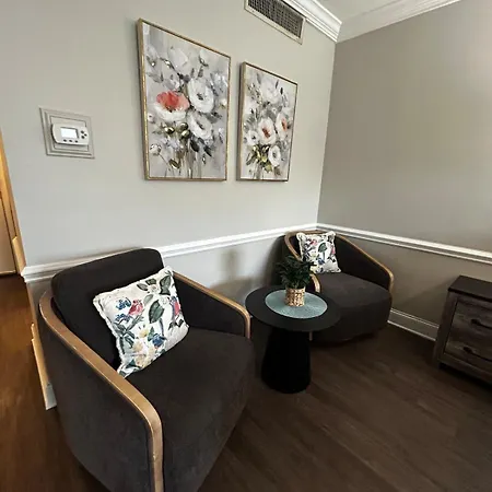 Apartment Quaint Mins To Atrium Health & Panthers Stadium *
