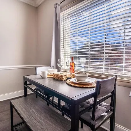 Quaint Mins To Atrium Health & Panthers Stadium Apartment