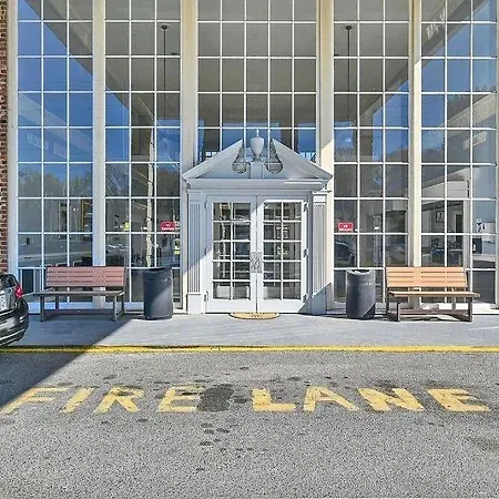 Quaint Mins To Atrium Health & Panthers Stadium Apartment *