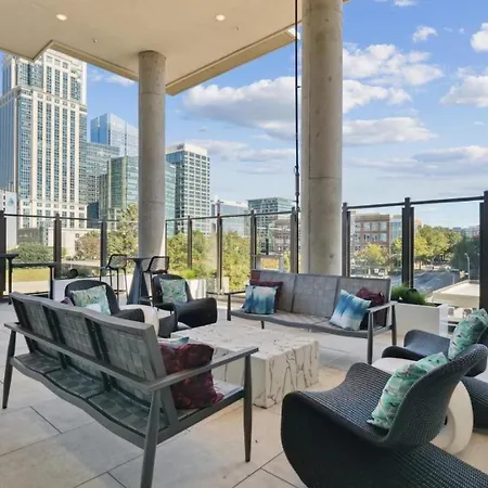 Landing - Bond On Mint Apartment *